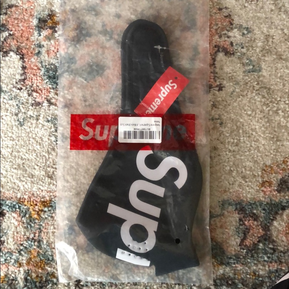 Black supreme mask